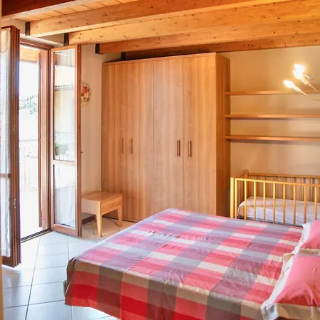 La Casa Di Monica Con Piscina E Terrazza Апартаменты Moniga del Garda