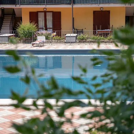 Апартаменты La Casa Di Monica Con Piscina E Terrazza Moniga del Garda
